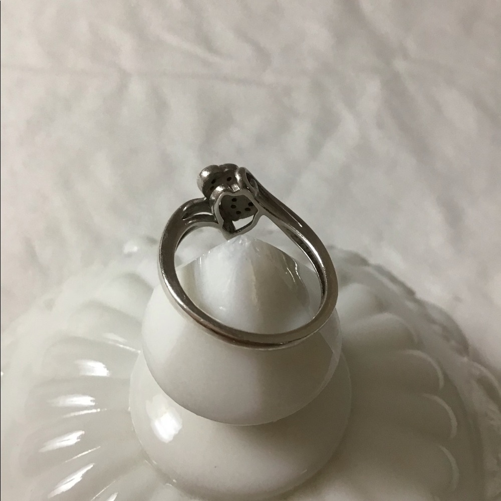 Ring - Picture 3 of 4